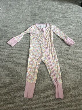 0-3 month pastel rainbow little sleepies zippy